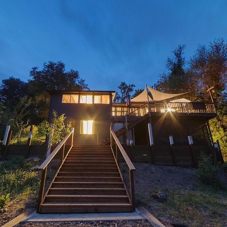 Rivers Breeze Relaxing Riverside Cabin With Private Suite Kayaks Хийлдсбърг Екстериор снимка