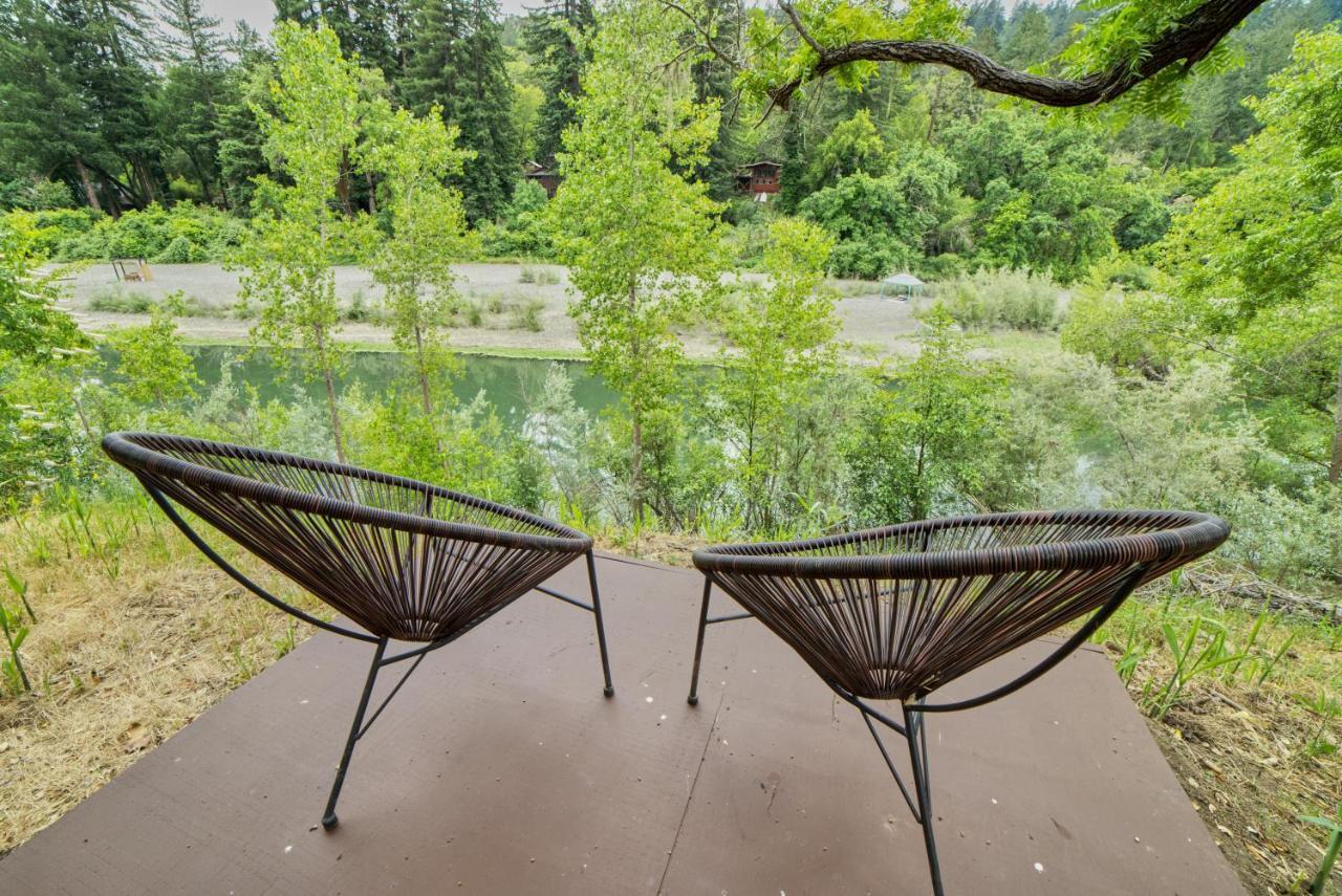 Rivers Breeze Relaxing Riverside Cabin With Private Suite Kayaks Хийлдсбърг Екстериор снимка