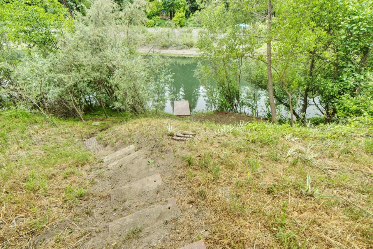 Rivers Breeze Relaxing Riverside Cabin With Private Suite Kayaks Хийлдсбърг Екстериор снимка
