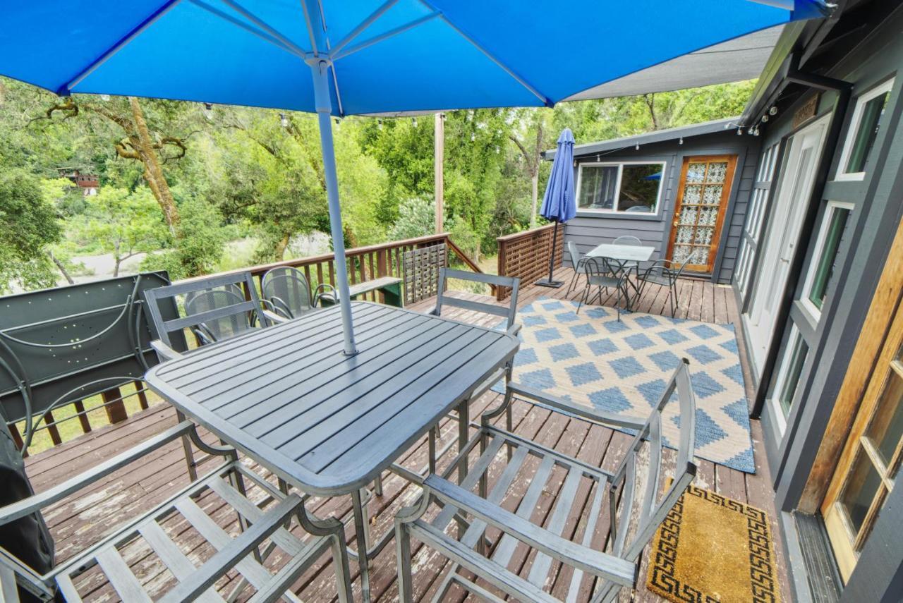 Rivers Breeze Relaxing Riverside Cabin With Private Suite Kayaks Хийлдсбърг Екстериор снимка