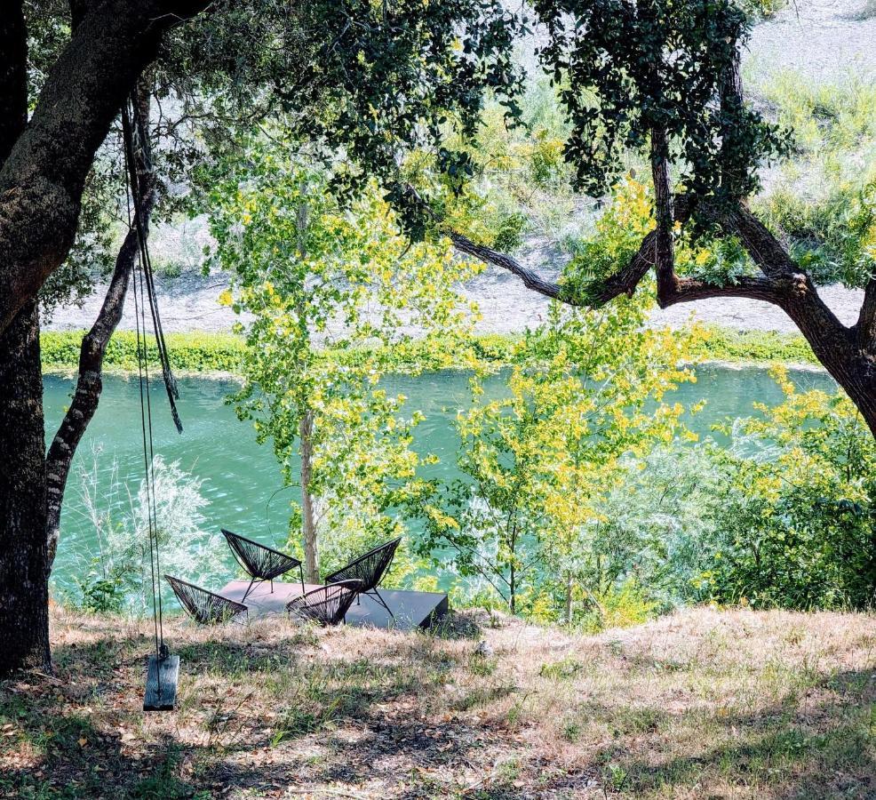 Rivers Breeze Relaxing Riverside Cabin With Private Suite Kayaks Хийлдсбърг Екстериор снимка